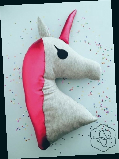coussin fille licorne